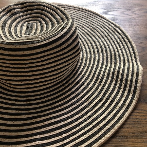 Forever 21 large  floppy hat brown/tan O/S - Picture 1 of 6